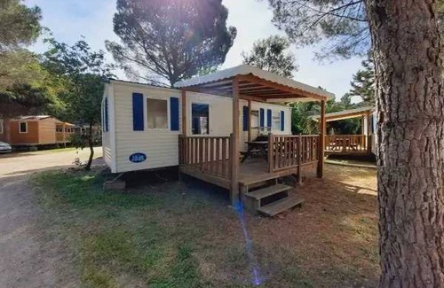 Saint-Jean-Pla-de-Corts House | Camping 3 étoiles - Piscine - eeebbg