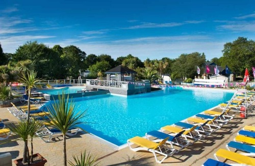 Tregunc House | Camping - Funpass inclus - Piscine - ccaefia