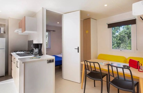 Greoux-les-Bains House | Camping Paradis La Pinède* - Mobile home Raimu 3 rooms 4/5 people Air-conditioned