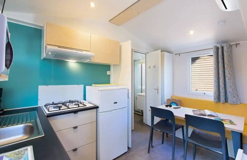 Greoux-les-Bains House | Camping Paradis La Pinède* - Mobile home Cezanne 3 rooms 4 people Air-conditioned