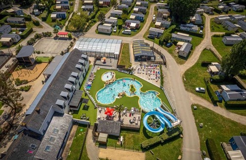 Ambon House | Camping - Parc aquatique - ccafhad