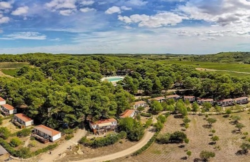 Castelnau-de-Guers House | Camping Résidentiel La Pinède**** - Mobile Home Tamaris 4 Rooms 2/6 People Air Conditioned
