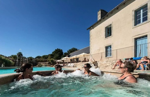 Quimper House | Camping Sunêlia Lanniron Orangery * - Sunêlia Prestige 2 bedroom getaway 1 bathroom 32 m2 + Grde Terrace semi covered wood 15 m2 4 people