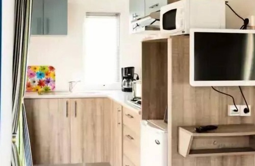 Nans-les-Pins House | Campsite Domaine de la Sainte Baume**** - Comfort XL mobile home 3 rooms 4/6 people Air-conditioned + TV