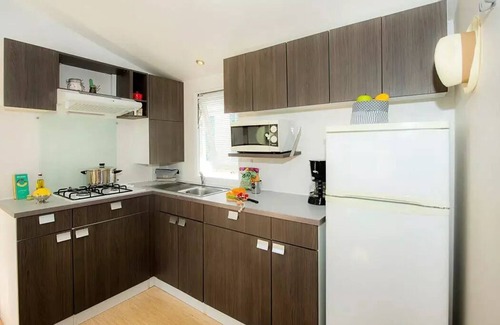 Angles House | Campsite Le Clos Cottet* - Classic 4-room mobile home for 6 people