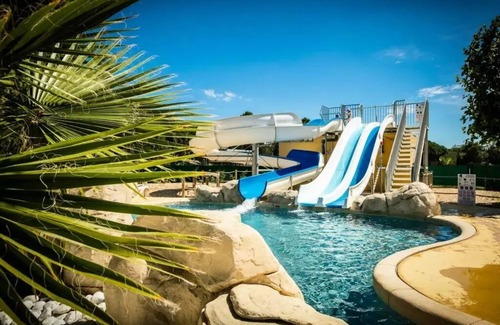 Sainte-Marie-la-Mer House | Campsite Le Sainte Marie * - DIAMANT - 28m2 - 2 bedrooms - TV - air conditioning and mosquito nets - 1 VEHICLE INCLUSIVE 5 persons