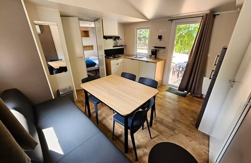 Graveson House | Campsite Les Micocouliers * - Mobil home comfort 6 people
