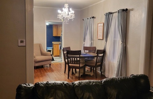 Maryville House | Campus Cottage next to Bearcat Stadium and Arena; close to downtown food & drink
