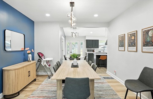 Valparaiso House | Campus To Dunes Escape | 2 King Beds | Game Area + Fire Pit + Deck Lounge