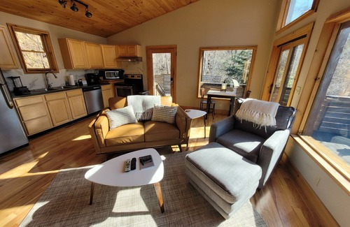 Almond Cabin | Camryn's Hideaway - Secluded Romantic Hideaway for 2
