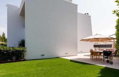 Santa Eulalia del Rio House | CAN EMYLA NEW MODERN VILLA WITH GYM 5 min FROM PACHA y LÍO