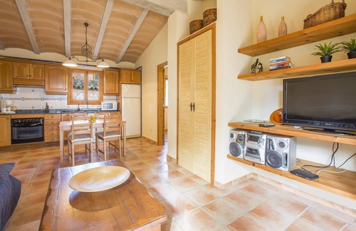 Campos House | CAN FUS - Apartment with shared pool in Campos. Free WiFi.