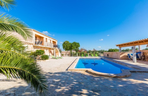 Campos House | CAN FUS - Apartment with shared pool in Campos. Free WiFi.