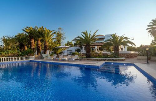 San Antonio Bay Villa | Can Ravi by Eivillas