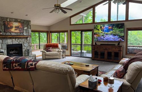 Maggie Valley House | Can't Bear to Leave Mountain House