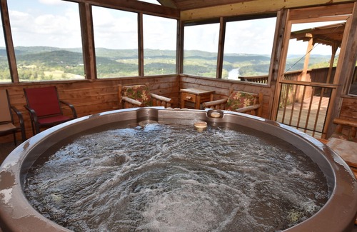 Eureka Springs House | Can-U-Canoe Riverview Eagles Roost