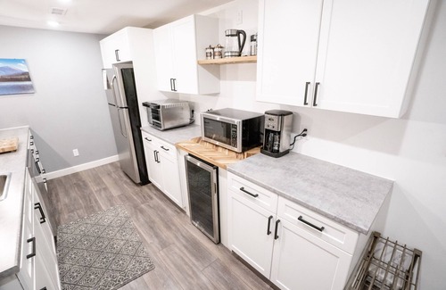 Rutland House | Canadian Creekside Getaway ~ Bring Your Pets!