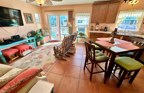 Nettles Island House | Canal front 1 bed 1 bath canal front home on the Intracoastal