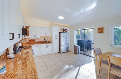 Twin Lakes Apartment | Canal-Front Apt w/Screened Balcony in Key Largo!