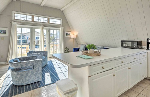 South Bethany Harbor Cottage | Canal-Front Home w/ Dock < 1/2 Mi to Beach!