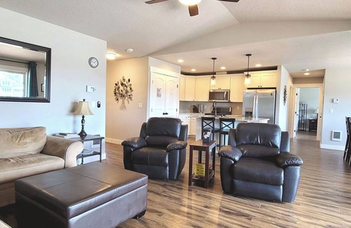 Ocean Shores House | Canal Front - Hot Tub, Private Dock, Fully Fenced!