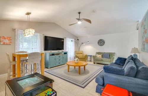 Caloosahatchee Villa | Canal-Front Outdoor Space Home in Cape Coral