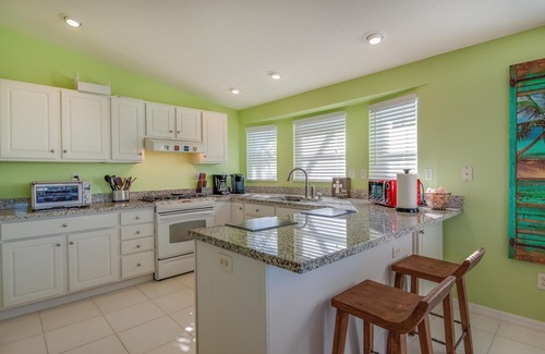 Little Torch Key House | Canal Front Pool Home (BPL 2070)