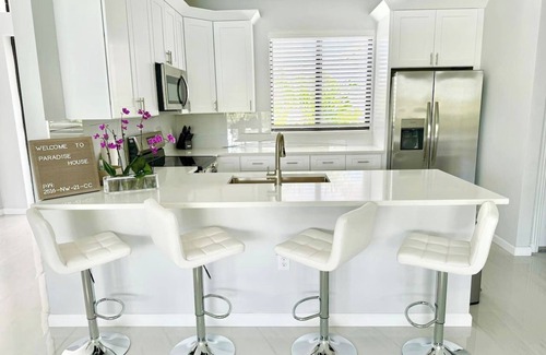 Mariner House | Canal front relaxation retreat