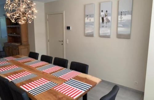 Nieuwpoort House | Canal-Side Family Retreat, cleaning included