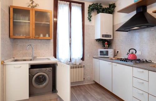 Santa Croce Apartment | Canal Tron