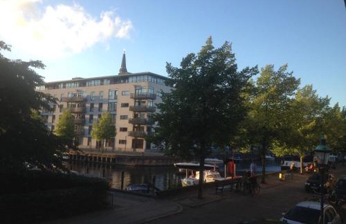 Christianshavn Apartment | Canal view