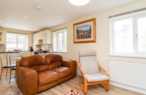 Walsden Apartment | Canal View