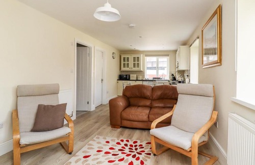 Walsden Apartment | Canal View