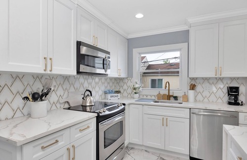 Long Beach House | Canals Oasis in Long Beach