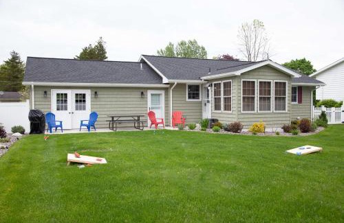 Waterloo House | Canalside Cottage 3BR Lake Access Dock Fire Pit