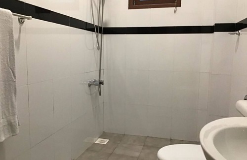 Ginigathena House | Canalside Villa & Guest House