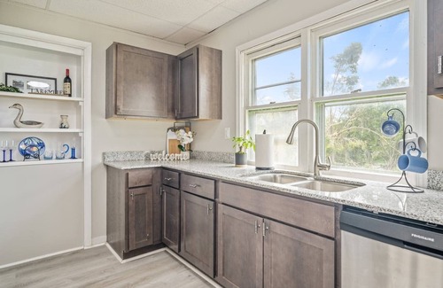 Canandaigua House | Canandaigua Efficiency Apt | FLX Wineries