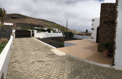 Tinajo Villa | Canarian Rustic House
