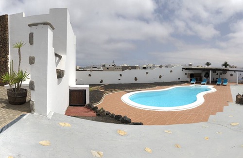 Tinajo Villa | Canarian Rustic House