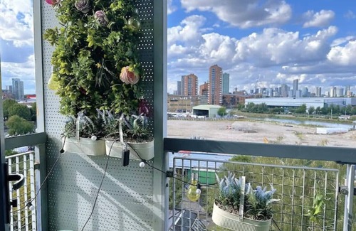 Lansbury Apartment | Canary Wharf Skyline Sanctuary London