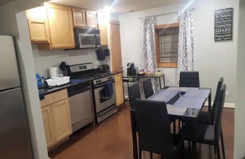 Canaryville Condo | Canaryville & Chill, 10 min from Downtown & Beach