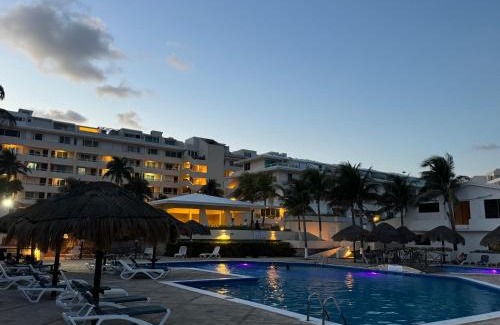 Zona Hotelera Apartment | Cancun beach by Brisas 2