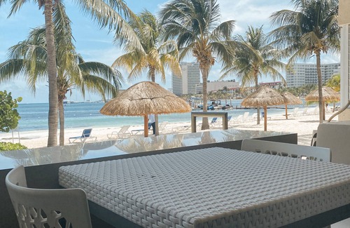 Zona Hotelera Condo | CANCUN BEACHFRONT CONDOS - ADULTS ONLY