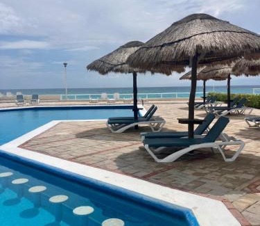 Zona Hotelera Apartment | Cancun Oceanfront, Entire Apartment