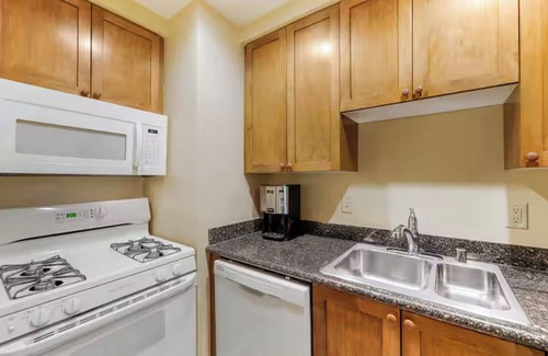 Enterprise Condo | Cancun Resort Las Vegas 1BR Suite Friday Check-In