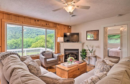 Candler House | Candler Cabin with Deck and Mount Pisgah Views!
