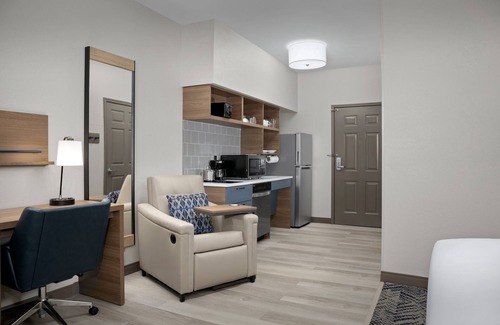 Mount Vernon Hotel | Candlewood Suites Alexandria - Fort Belvoir by IHG