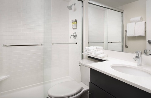 Alexandria West Hotel | Candlewood Suites Alexandria West by IHG