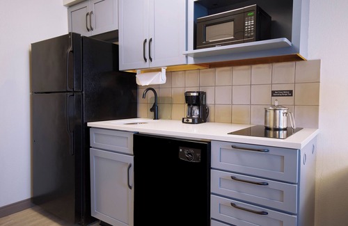 Amherst Hotel | Candlewood Suites Buffalo - Amherst by IHG