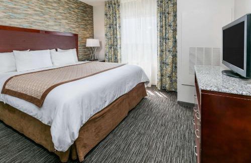 Irving Hotel | Candlewood Suites DFW Airport North - Irving by IHG
